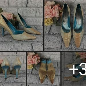 BCBG Snake Heels. Turquoise and beige.